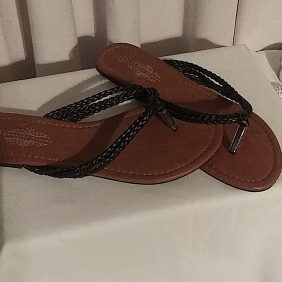 Sandals - Picture 2 of 4